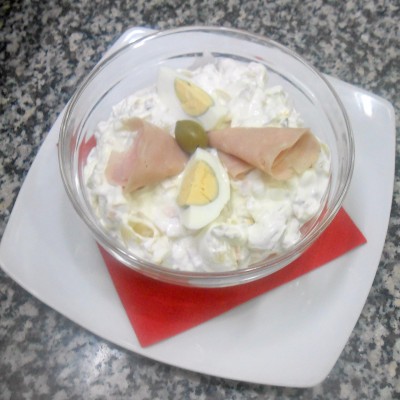 Salata sa testeninom